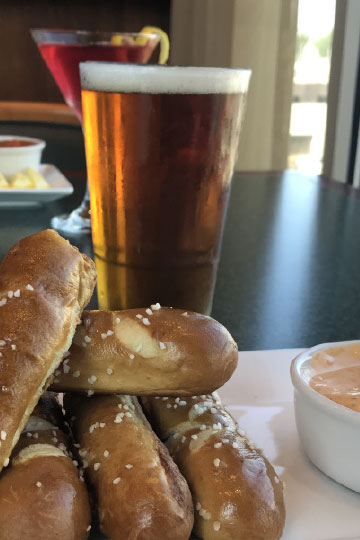 Smitty's International Happy Hour