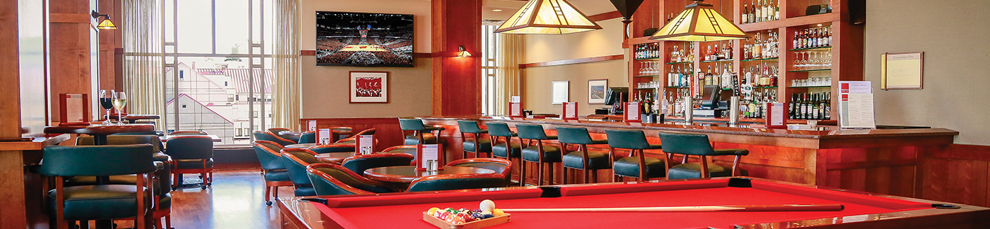 Bar and pool table at Smitty's Study Pub